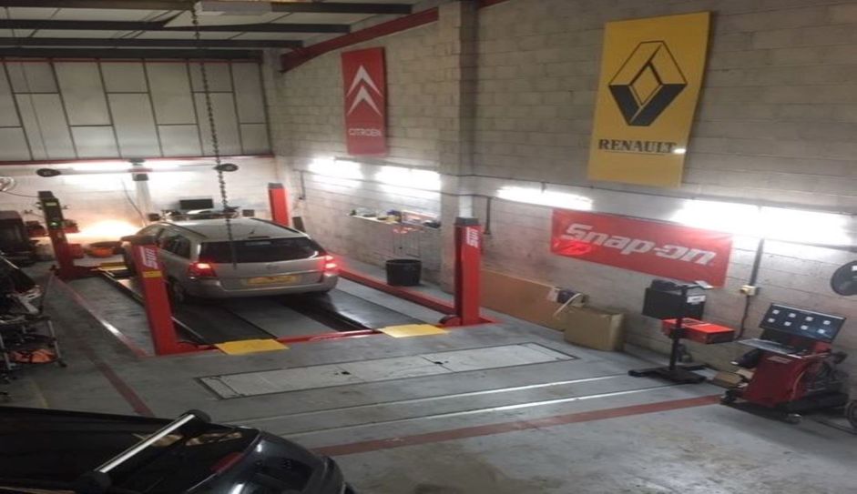 Renault Servicing and Repairs in Burton on Trent Windle Vehicle Services